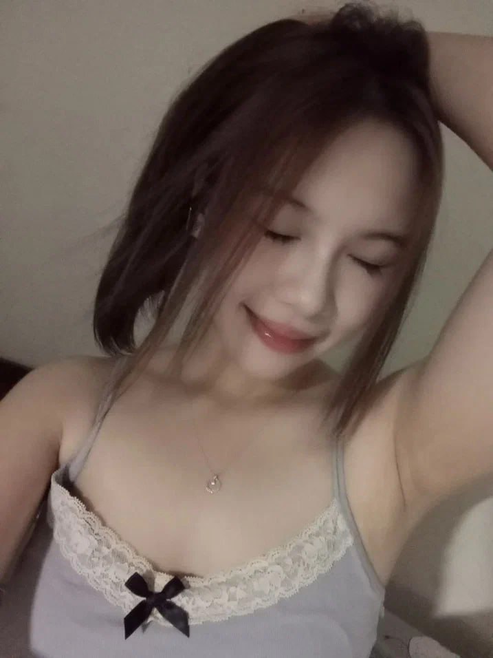 Em xinh như hoa khiến bao con cặc cương cứng